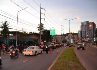 Police and military have set up extra checkpoints to curb crime and boost tourist security in Pattaya.