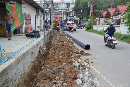 New water pipes laid on Thepprasit Soi 17 - Pattaya Mail