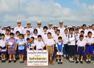 The Helicopter Carrier Fleet celebrated its 24th anniversary by awarding 100,000 baht in scholarships to Royal Thai Navy children.