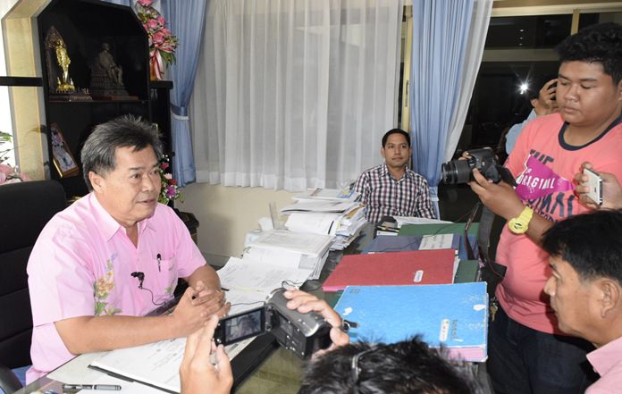 Banglamung District Chakorn Kanchawattana denied claims by two East Pattaya motorbike repairmen that they were beaten and robbed during a fabricated drug bust.