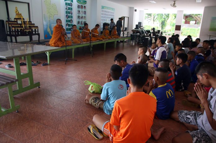 The Father Ray Foundation gave Buddhist novices an opportunity to teach dharma to disadvantaged children at its “Dharma Is Not Orphaned” workshop in Pattaya.