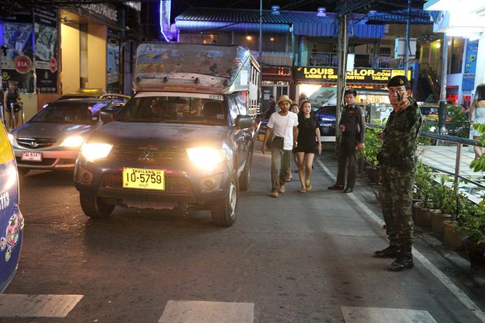 The military mobilized last week to keep baht buses and taxis from parking illegally around the Beach Road / South Road intersection.