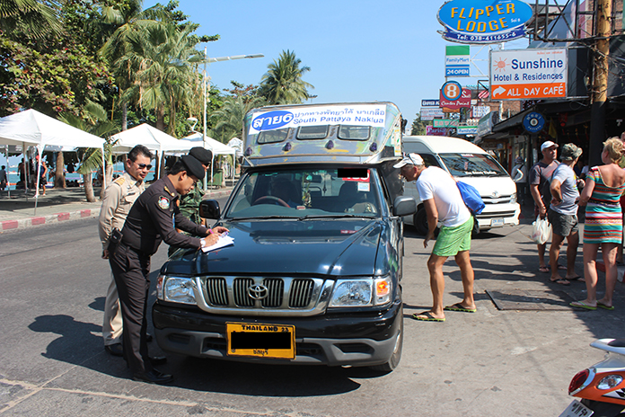 The army launched its “D-Day” operation against Pattaya baht buses and taxis, impounding 32 vehicles for three days for working off their assigned routes and parking illegally.