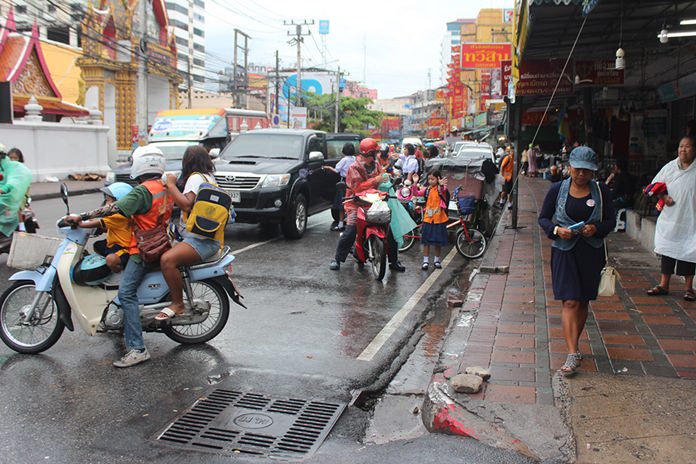 Those who had enjoyed lighter morning and afternoon traffic during the April recess were reminded how bad it could be May 16 as parents dropped off their kids around the city.