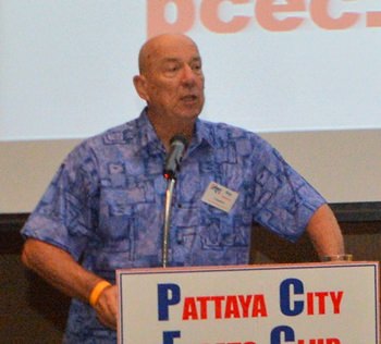 MC Roy Albiston welcomes members and guests to the PCEC Sunday meeting before introducing fellow member and retired engineer, Ron Hunter, to give his presentation on 3D printing technology.