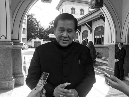 Deputy Prime Minister Gen Thanasak Patimaprakorn.