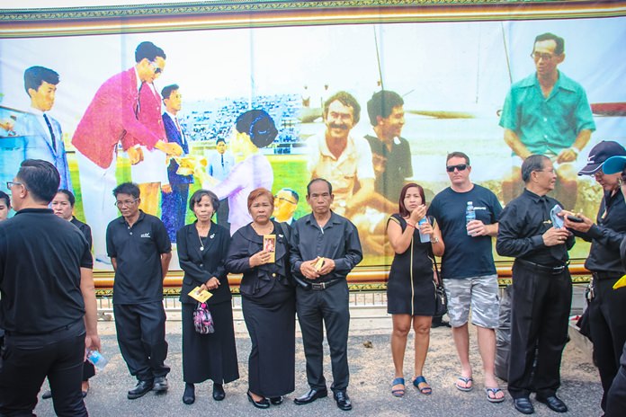 South Pattaya Road was decorated with murals paying homage to the late King Rama IX.