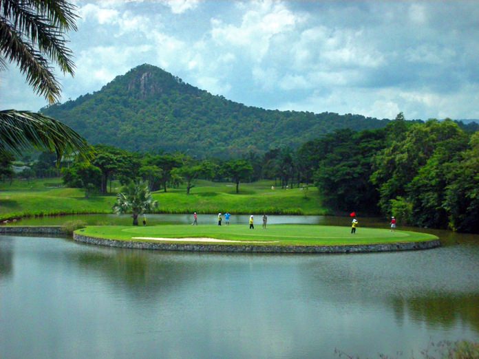 Khao Kheow Country Club.