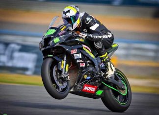 Pattaya motorcycle racer Ben Fortt rides his Kawasaki zx10r 1000cc bike at the Buriram International Circuit, Sunday, January 21. (Photo/Kaato-Ztudios)