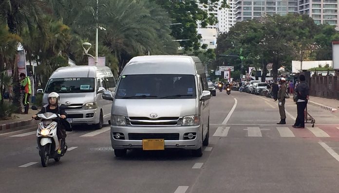 Traffic police were seen checking up on the traffic situation after the NCPO had moved over 80% of the boat operators to the pier. Traffic was not as bad as it used to be according to a recent visit. 