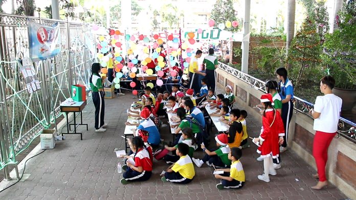 Maryvit School welcomed Santa Claus to Thailand with a Christmas Eve party.