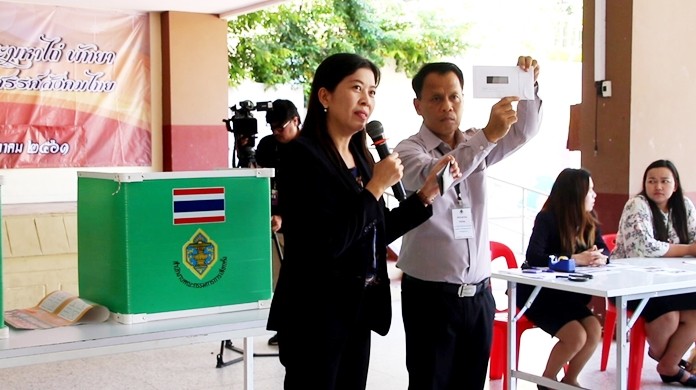 Baworn Moonsaku, the EC’s director of Chonburi Constituency 6, set up a polling station at Redemptorist Technological College and educated students – most of whom had never voted before since Thailand’s last election was in 2014 – on the dos and don’ts of casting ballots.