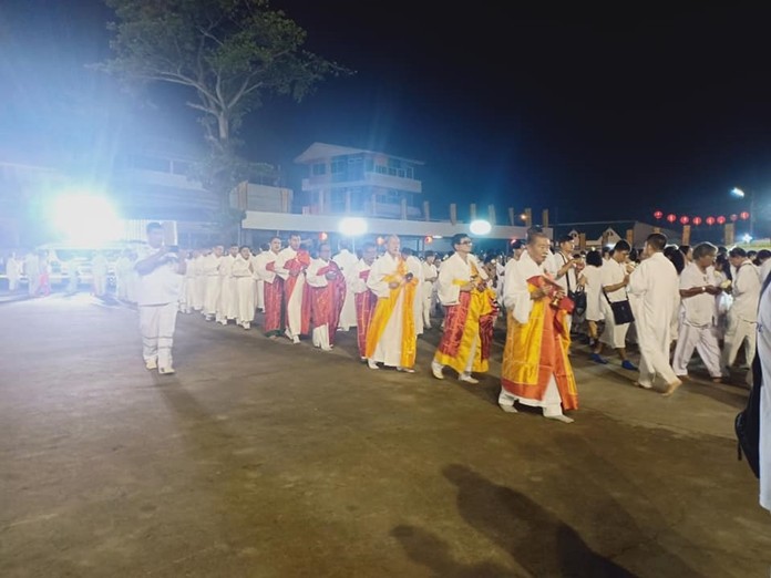 The Sawang Boriboon Thammasathan Foundation ended this year’s Vegetarian Festival Oct. 7 with ceremonies to honor their ancestors and for the deceased with no living families.