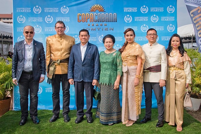 Guests of honor include former deputy prime minister of Thailand, Gen. Pracha Promnok (3rd left).