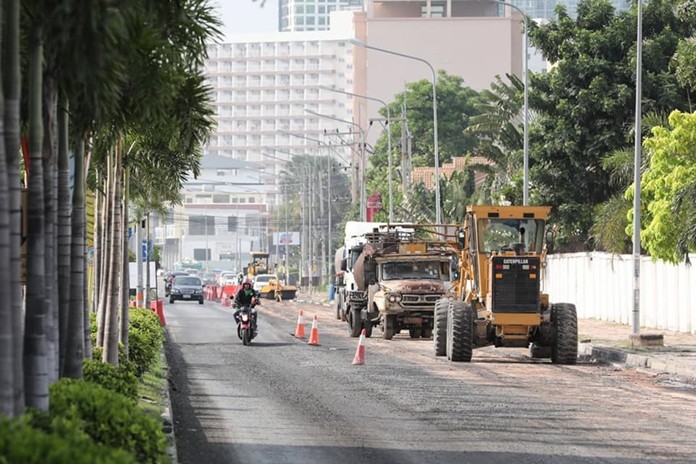 The construction currently being undertaken on Jomtien 2nd Road, which started in June, is scheduled to finish in April 2020.