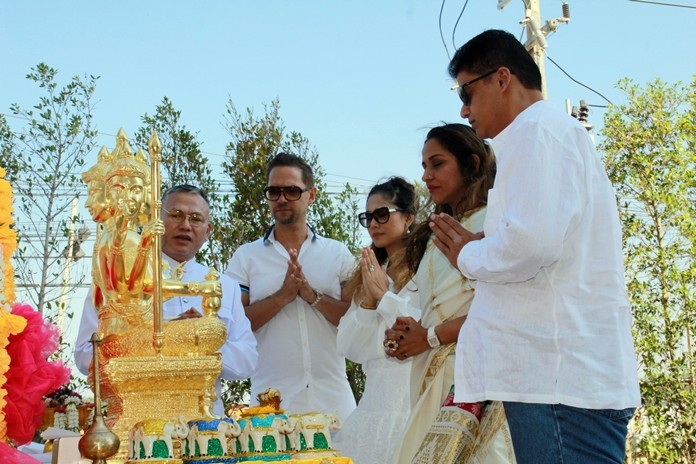 MD Rajesh Punjabi (right), CEO Sonia Punjabi (2nd right) together with Directors Michael Polak and Kamala Kumpu Na Ayuthaya perform a religious ceremony to sanctify and install the sacred statue of Lord Brahma, creator of the universe on the holy altar.