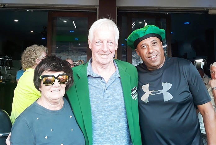 B flight winner Larry Slattery with Hilary Stoker (L) and Rana Gurnam (R).