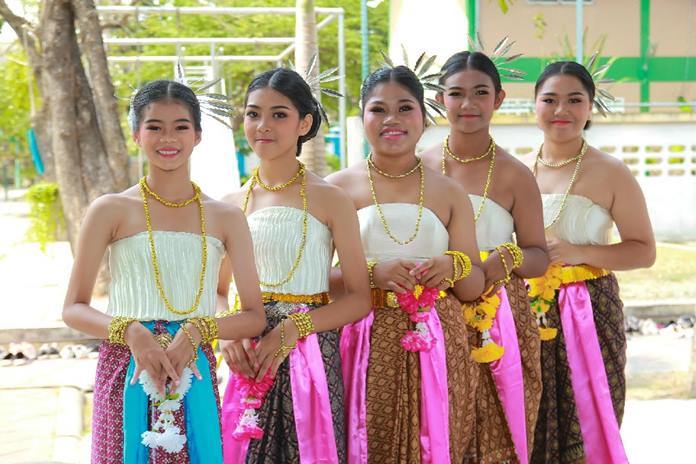 Ban Euaree’s young dancers are set to perform in their Thai dresses.