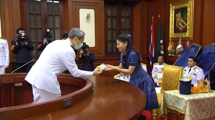 HRH Princess Sirivannavari Nariratana Rajakanya offers cloth face masks, hand sanitizer and disinfectant for distribution to hospitals nationwide.