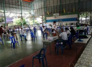 Pattaya School no. 7 akaBaan Nong Pang KhaeSchool gymnasium has been turned into a temporary Pattaya Immigration office.