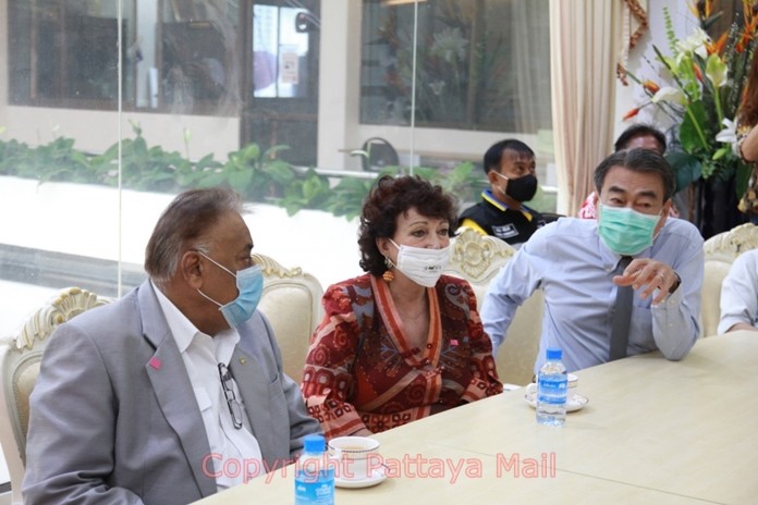 Ronakit Ekasingh updates Peter Malhotra and Elfi Seitz, Executive Editor of Pattaya Blatt on the prevention measures of the coronavirus in Pattaya and the neighboring region.