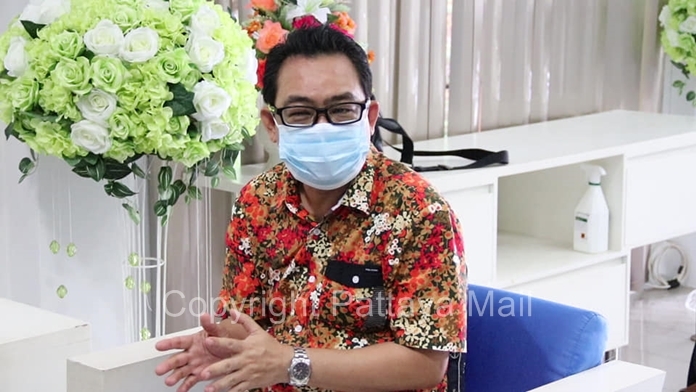 Pattaya City Councilman Thanet Supornsahatrangsi said a number of large hotels were approached by a mysterious group of supposed government officials trying to extort huge kickbacks, suspecting a scam, declined the offer.