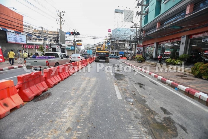 Motorists are encouraged to use other routes as eastbound traffic will be impassable after Third Road.