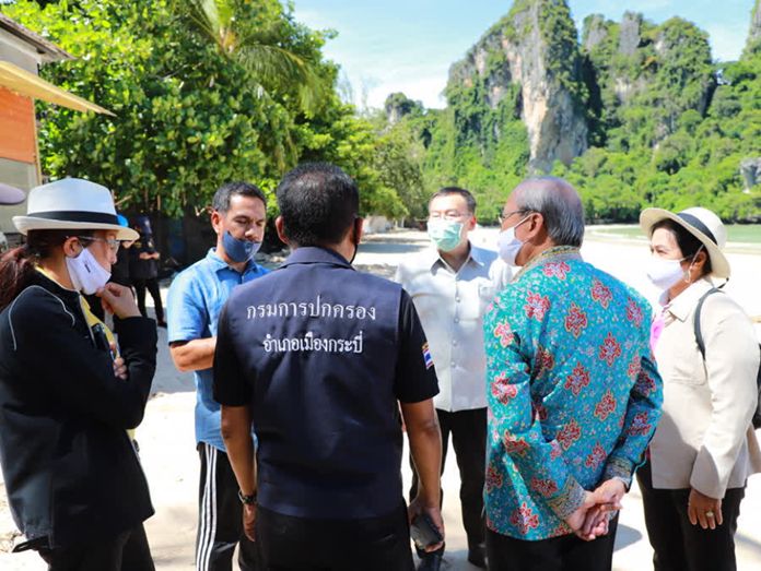 Krabi province officials survey tourist attractions and preparations for the return of tourists who are mostly Thais and stranded foreigners.