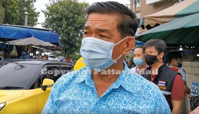 Pattaya Deputy Mayor Manote Nongyai insects the construction site stating that the project will be completed on schedule.