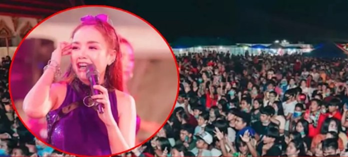 Concert of Ratchanok “Jennie” Suwannaket, held in Krabi last week went viral online, showing packed crowds without face masks, which drew criticism over the risks of covid-19 transmission.