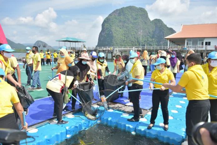 Phang Nga residents and business sectors join in a big cleaning events to prepare their attractions to welcome tourists.