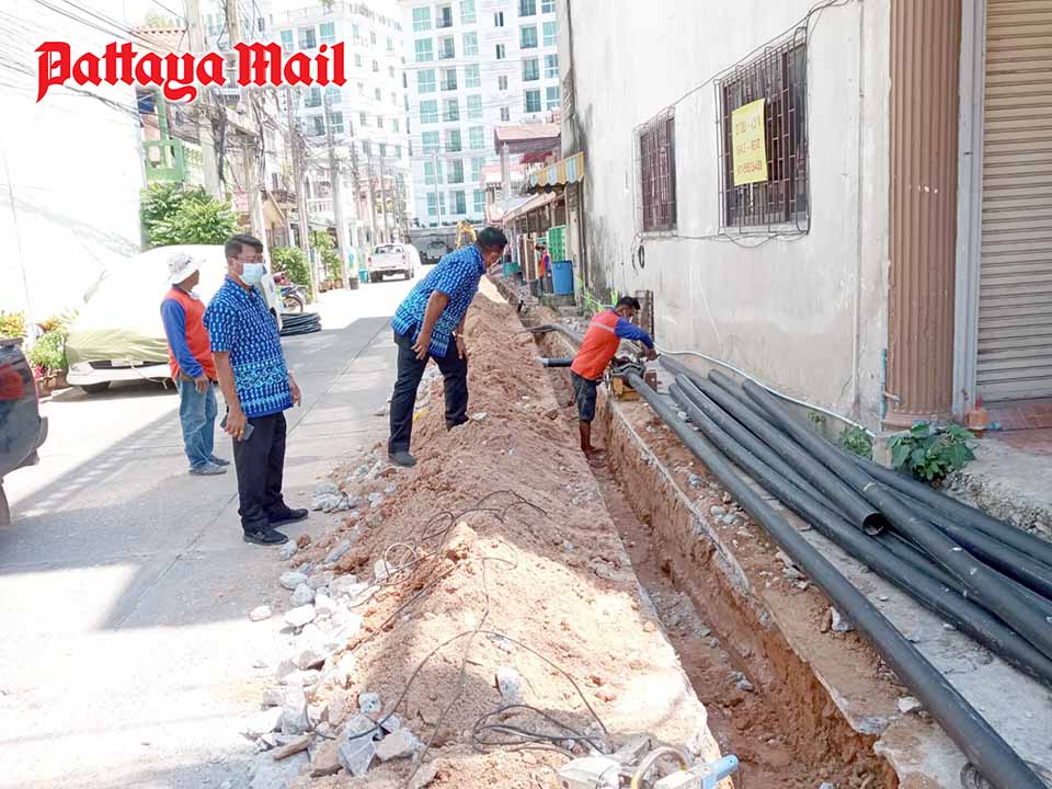 Pattaya officials tackle sewage, water problems - Pattaya Mail