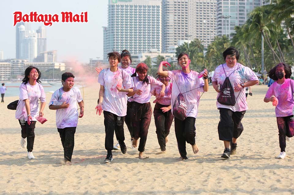 Rotary Fun Run transforms Pattaya beach into a kaleidoscope of