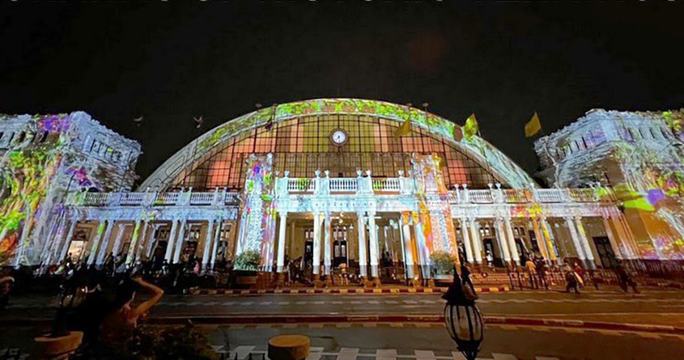 t 11 Hua Lamphong Railway Station Bangkok illuminated to reveal charms of historic terminus