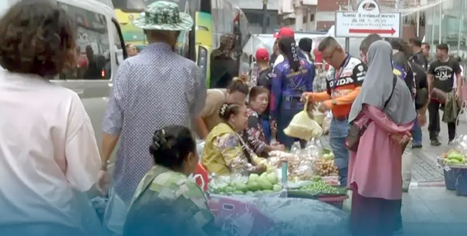 Malaysian tourists cross border to celebrate ‘Hatyai Countdown 2024 ...