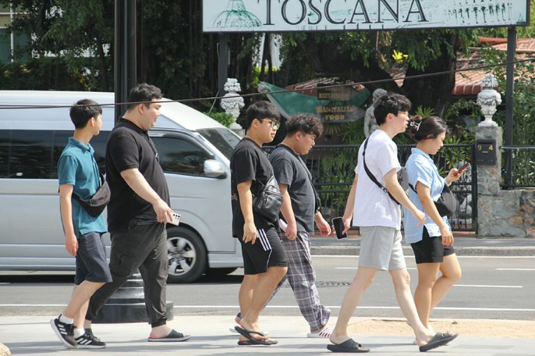 Thailand Aims To Attract 8 5 Million Chinese Tourists In 2024 Pattaya   T 11 Thailand Aims To Attract 8.5 Million Chinese Tourists In 2024 768x512 