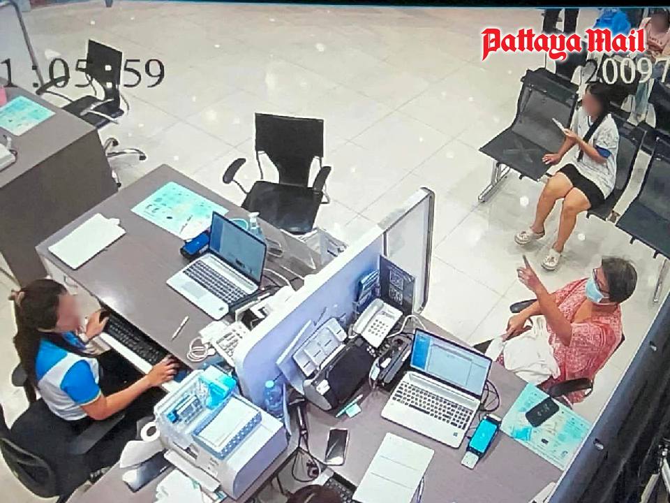 Woman threatens Pattaya bank employee with cleaver over frozen account