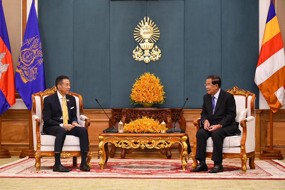 Foreign Minister meets Senate President of Cambodia