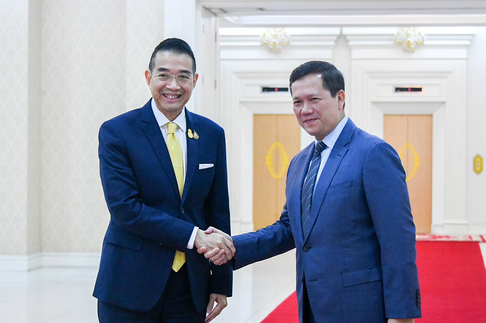 Foreign Minister calls on Prime Minister of Cambodia