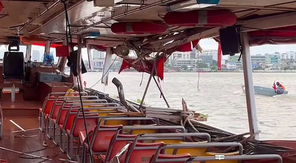 chao phraya tourist boat sathorn pier